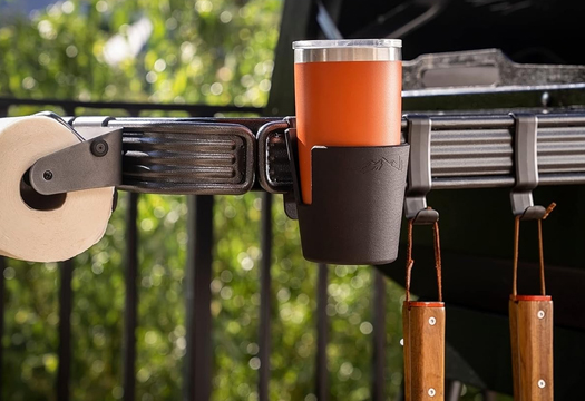 Bekerhouder, handig te bevestigen aan de Traeger Ironwood XL via het Pop-and-Lock systeem